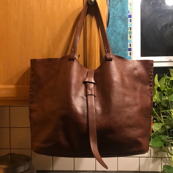 Madewell Handbags - MADEWELL LEATHER TOTE